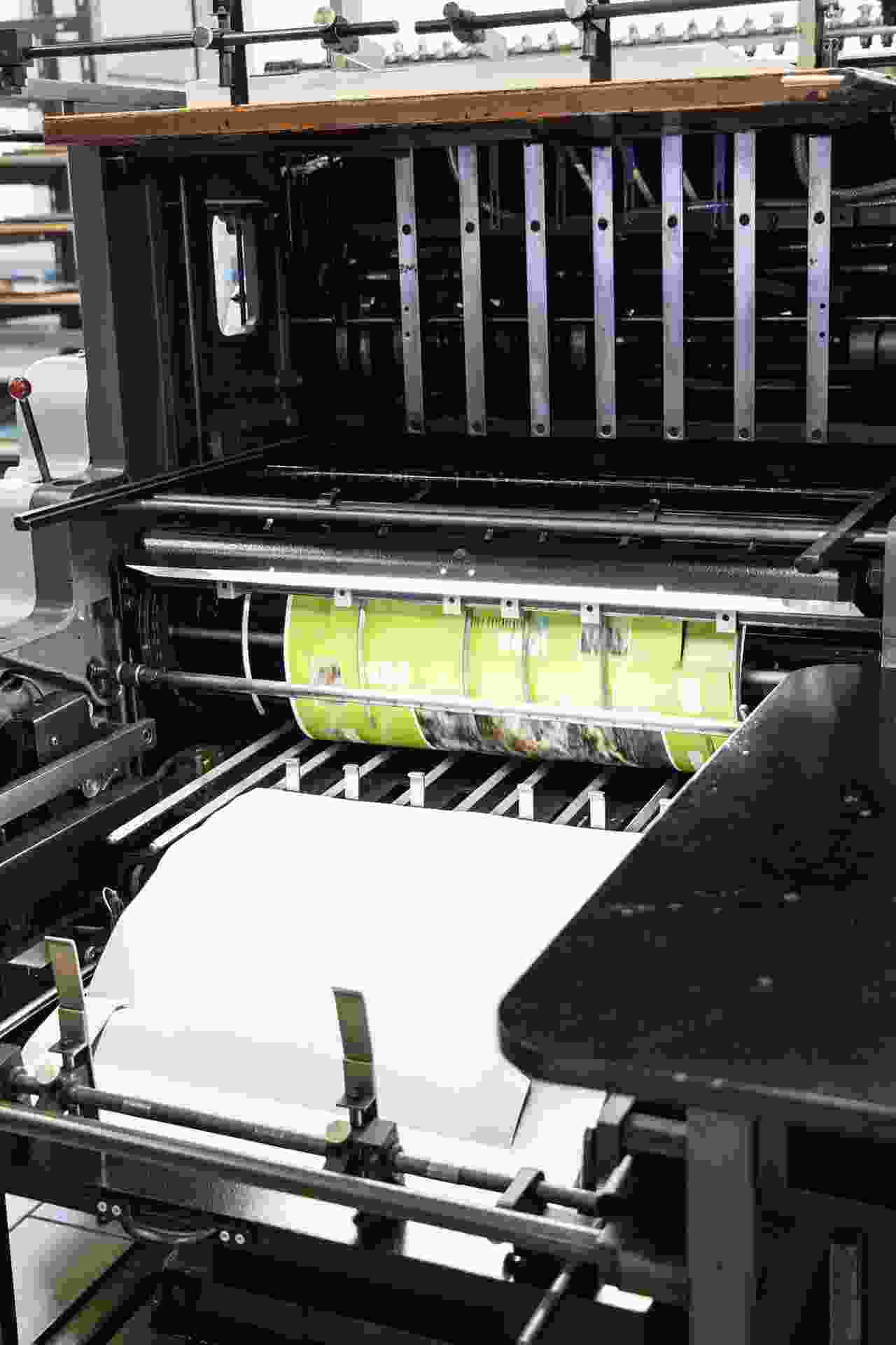 Op maat snijden van het drukwerk